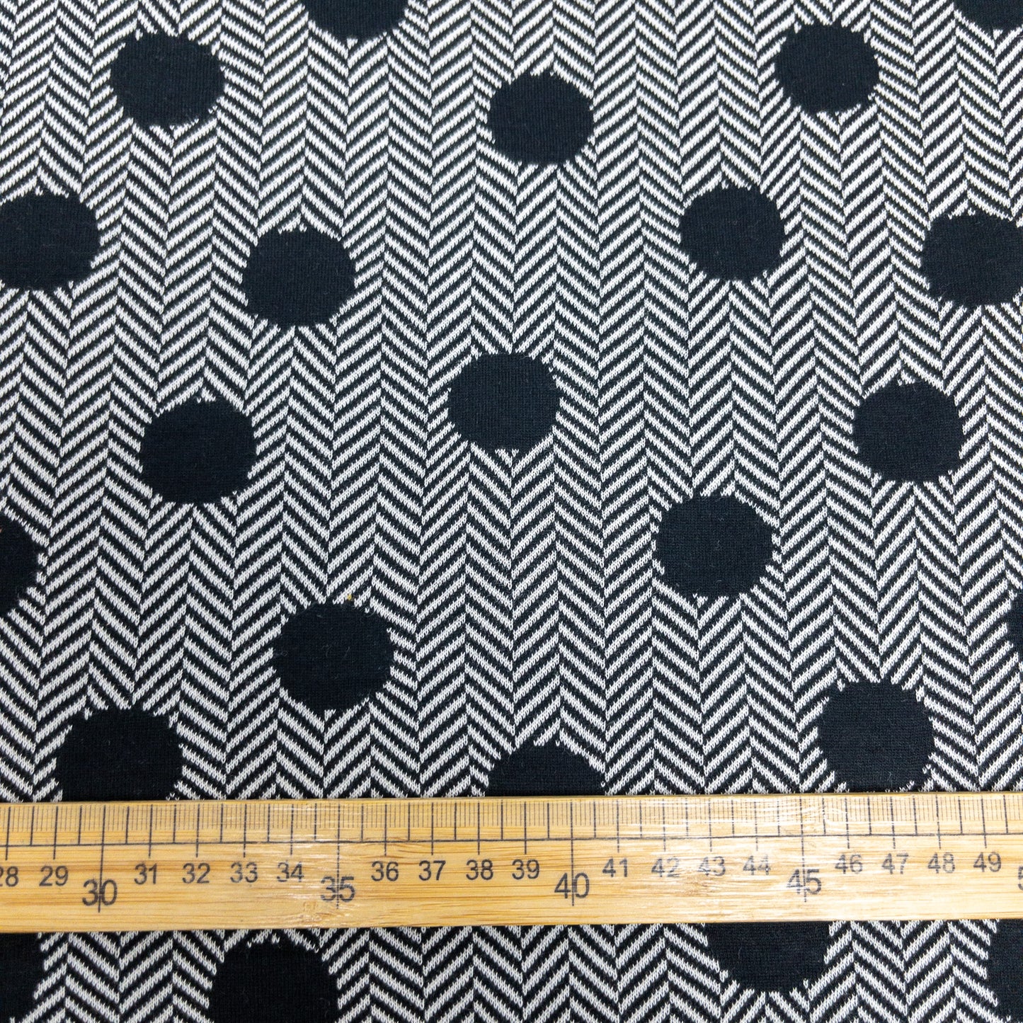 maffon | tweed dot black ivory 花呢圓點 黑+米色 | cotton jacquard knit 雙面純棉提花針織 - 160cm