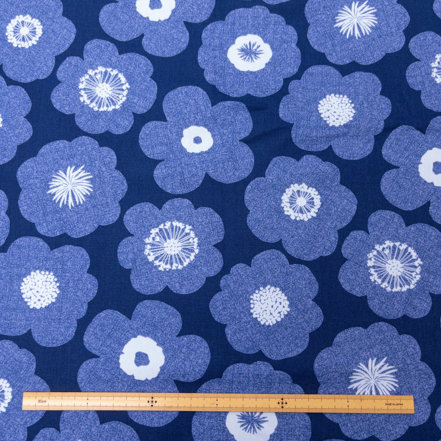 Japan | denim blue flowers 藍色牛仔花朵 | cotton printed oxford 純棉