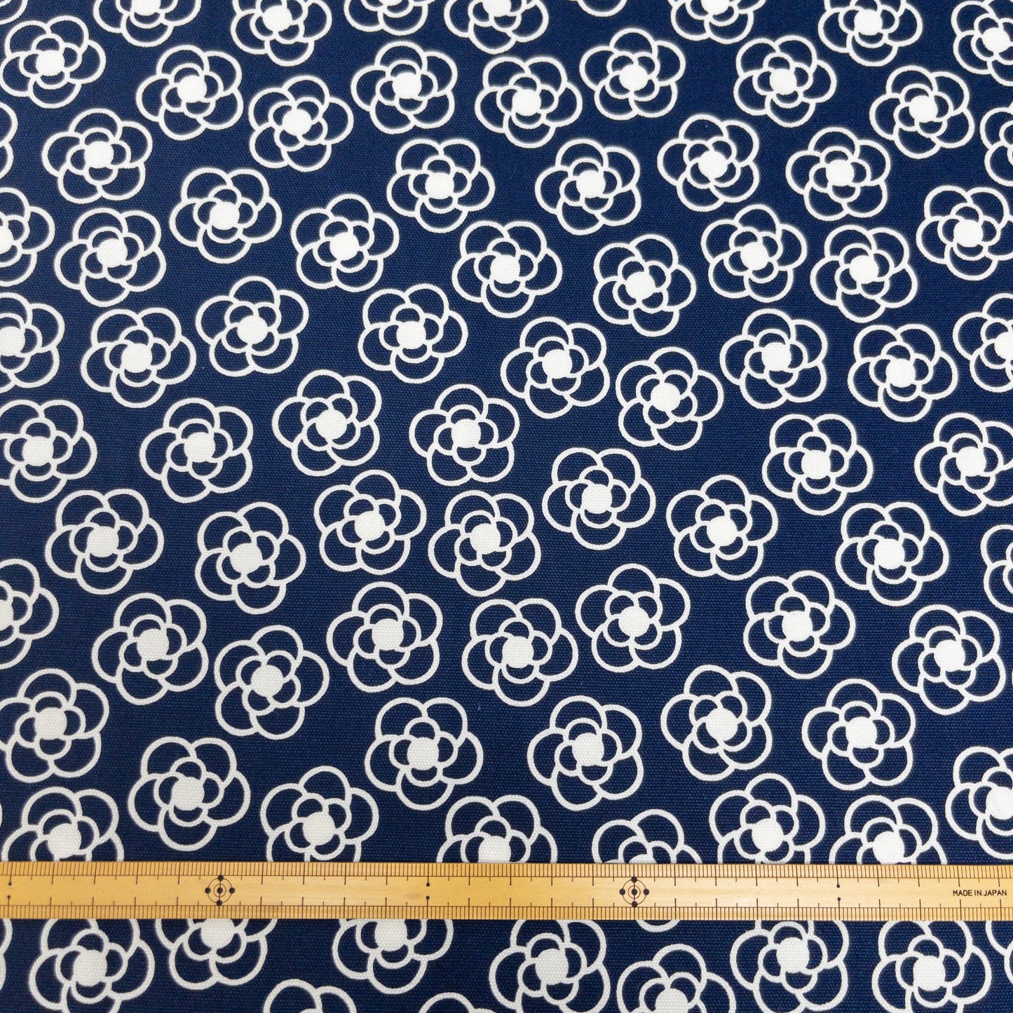 Japan | little white camellia 白色小山茶花 | cotton printed oxford 純棉