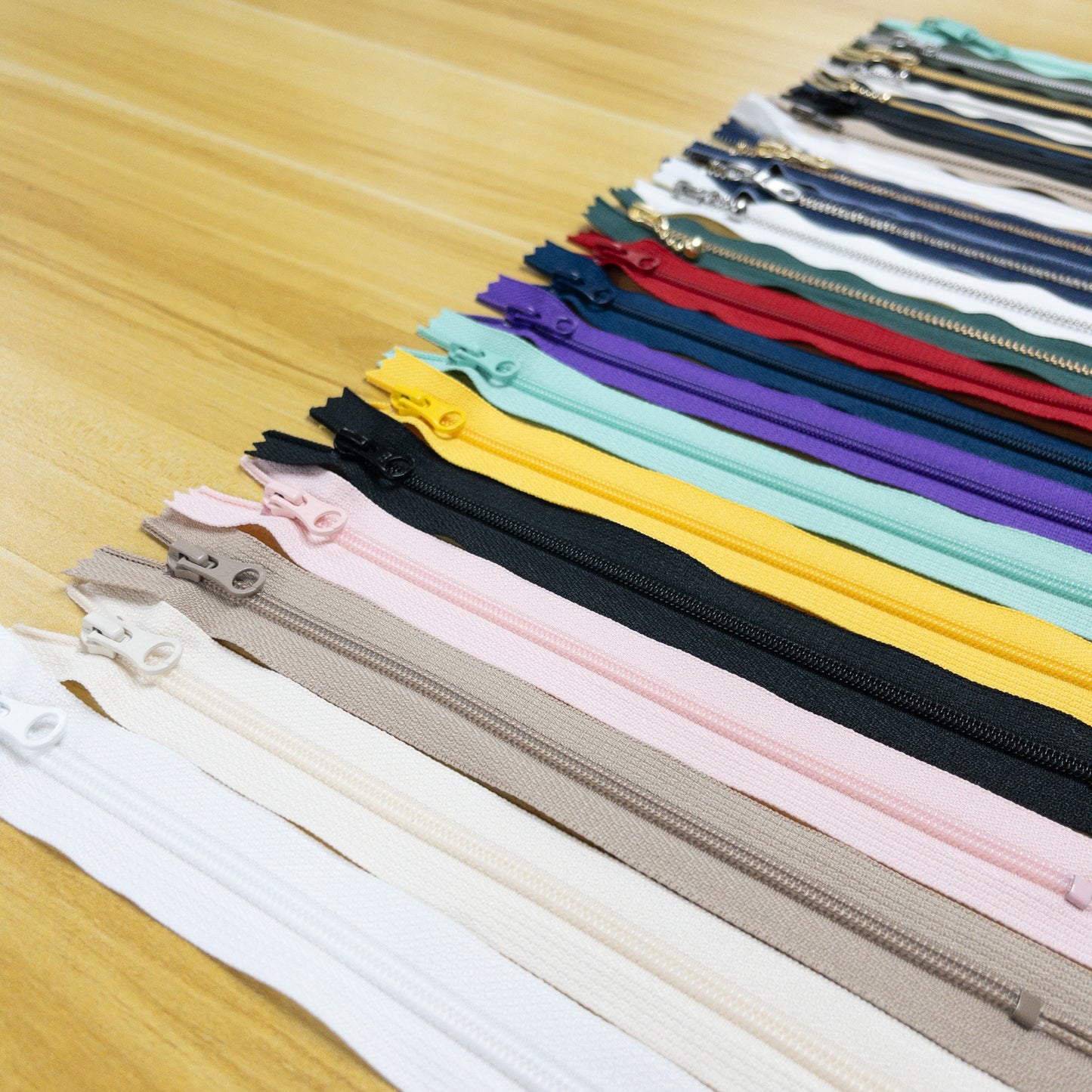 YKK Coil Nylon close end zipper 20cm 10 colors YKK尼龍密尾拉鍊 20cm 10色
