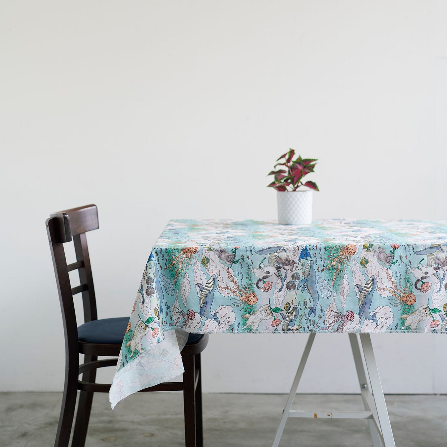 再補貨!只有1卷! Japan | 365 cat. art cats and friends in wonderland 仙境裡的貓貓和朋友 | cotton printed sheeting 純棉