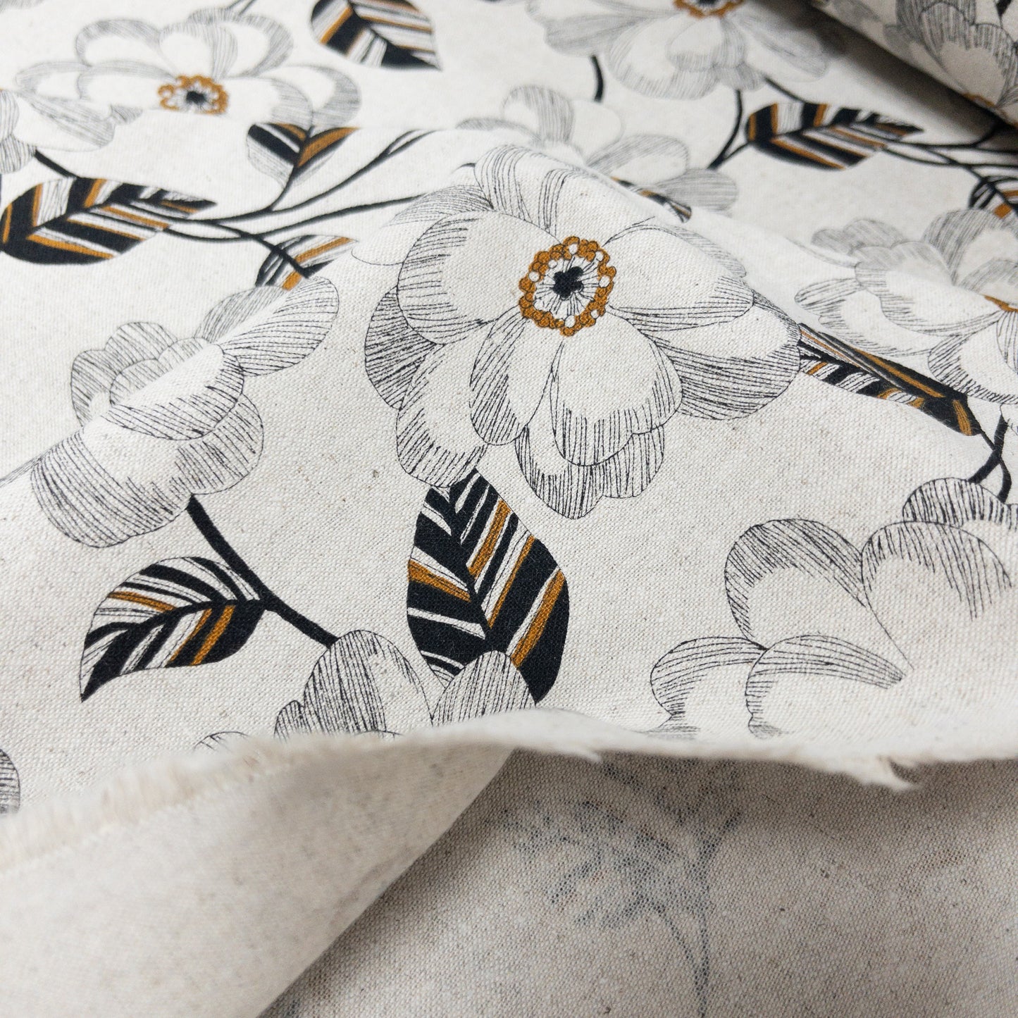 Japan | flowers 鋼筆線條大花 | cotton linen 棉麻