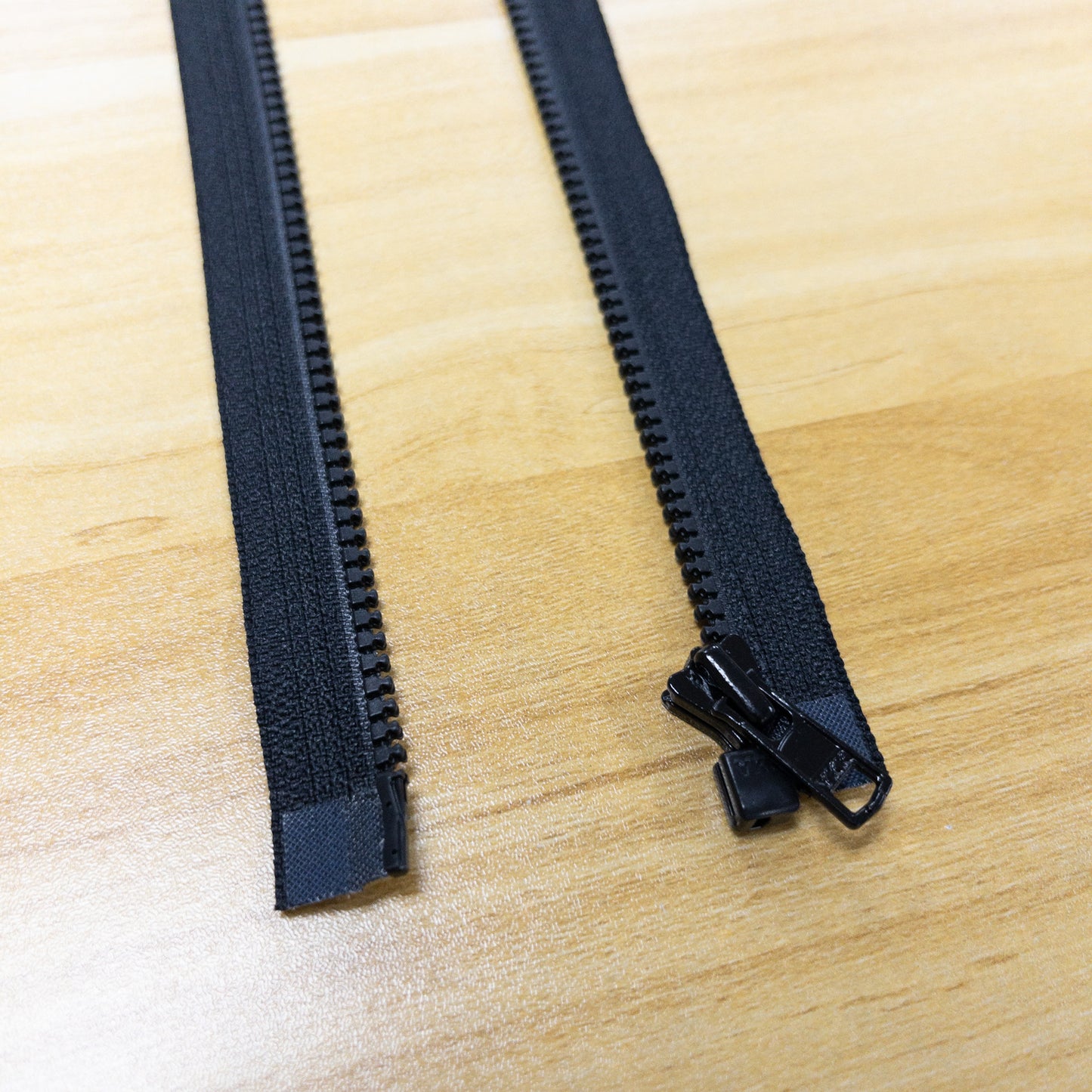 YKK Vislon open ended separating zipper 50cm 10 colors YKK樹脂開尾拉鍊 50cm 10色