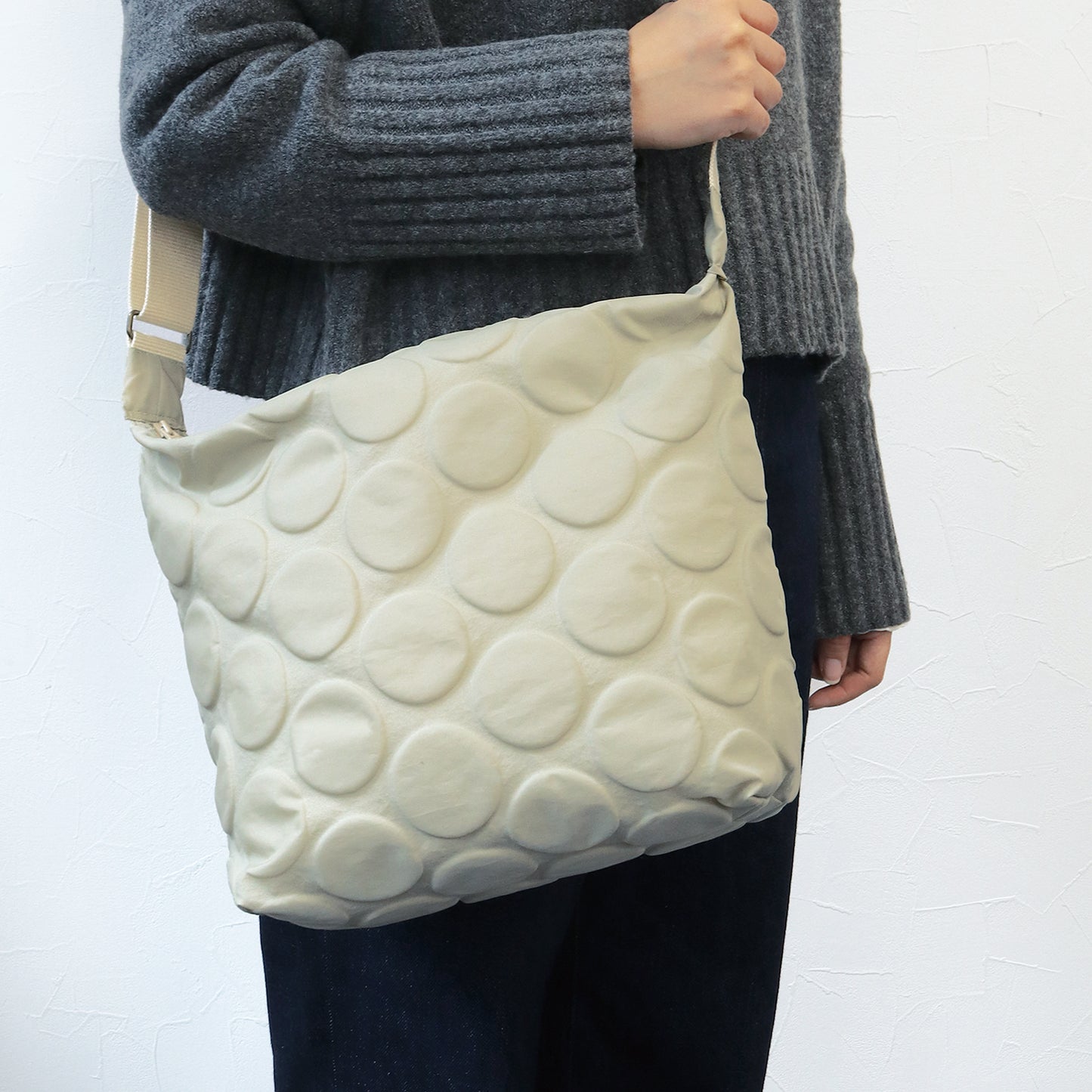 Japan | solid 純色 | Round polka dot nylon water-repellent 圓形波點凹凸坑紋 薄尼龍防潑水布