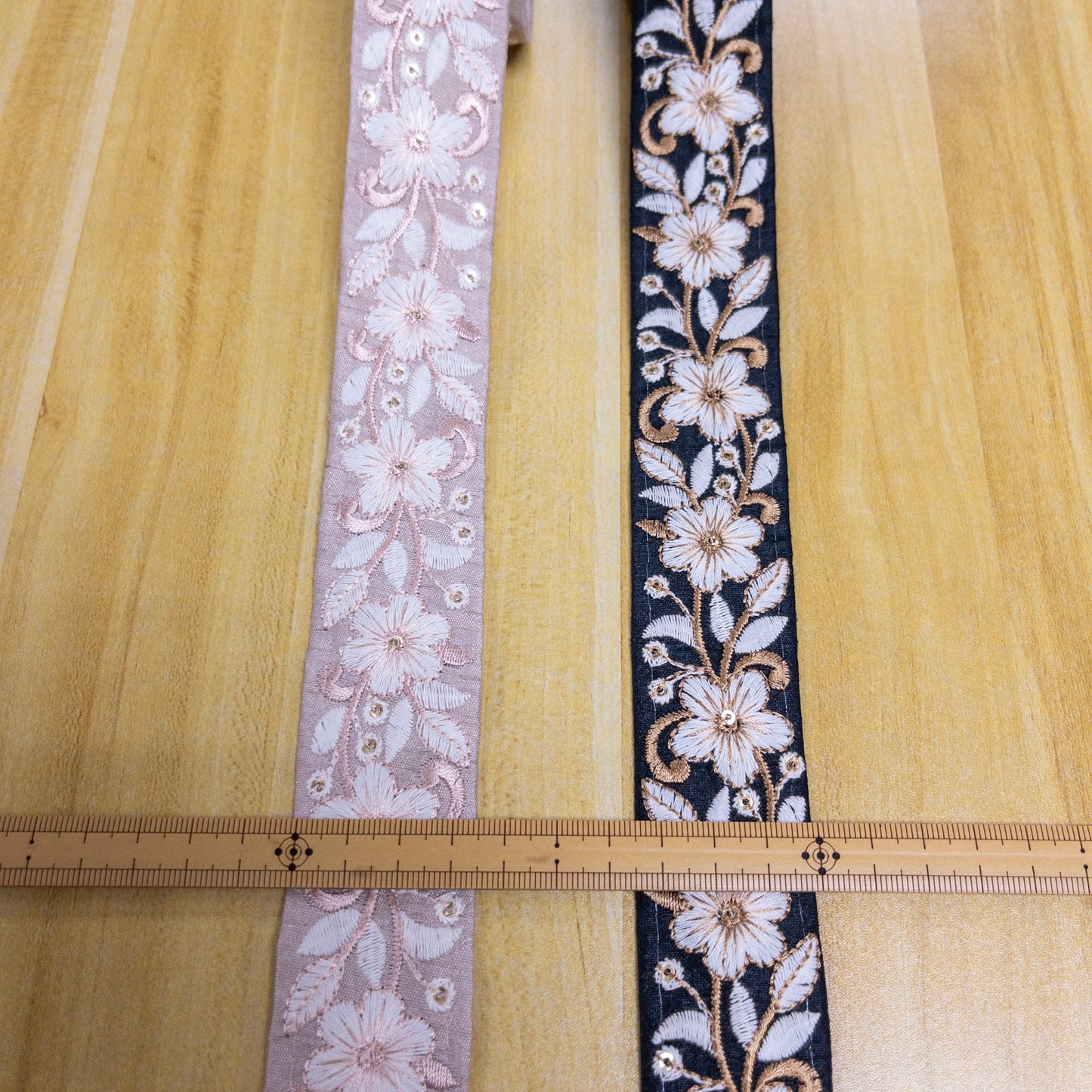 embroidery webbing 刺繡帶 | gold white floral 金白花朵 3.5cm