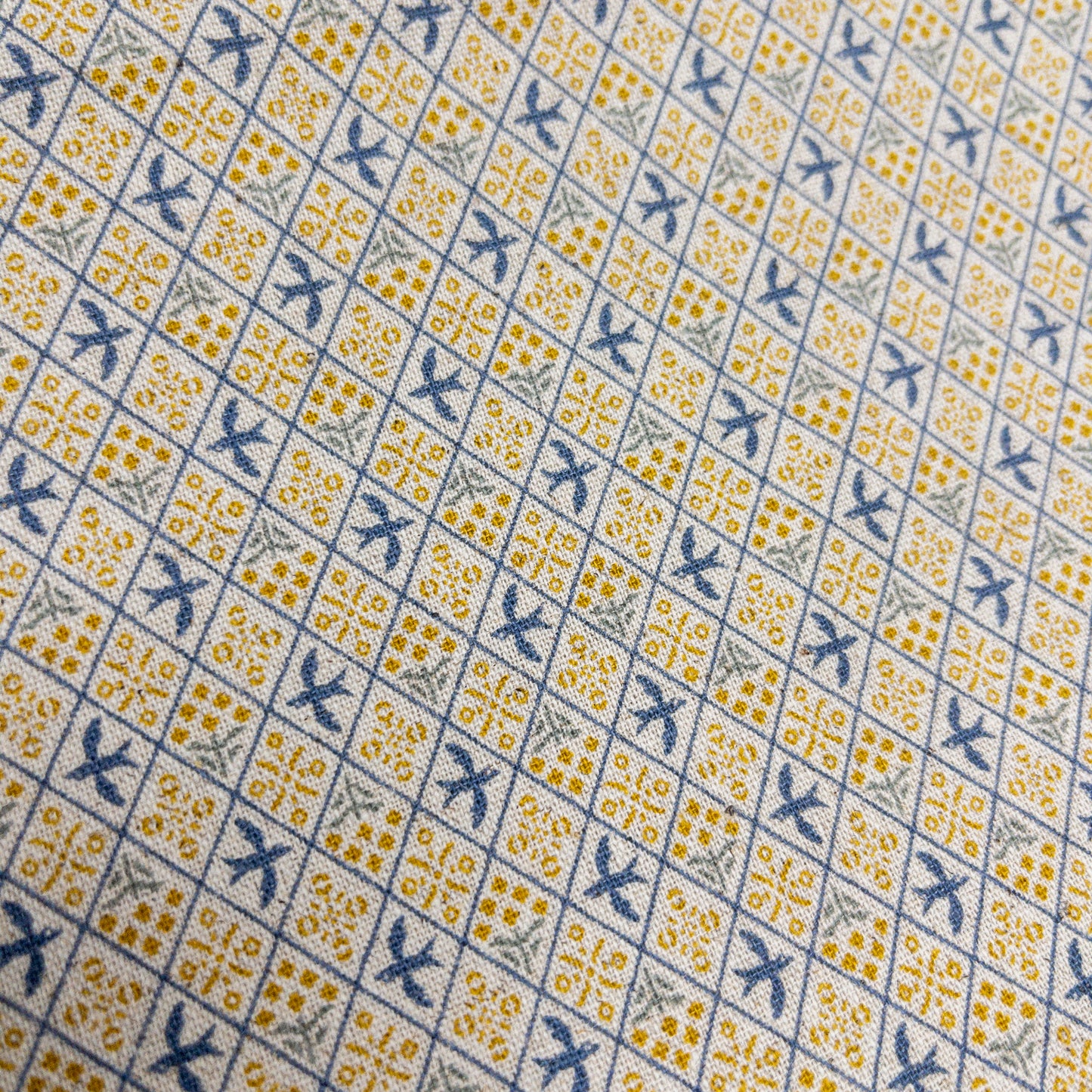 Japan | Bird checkerboard 格紋千鳥 | cotton printed linen canvas 棉麻