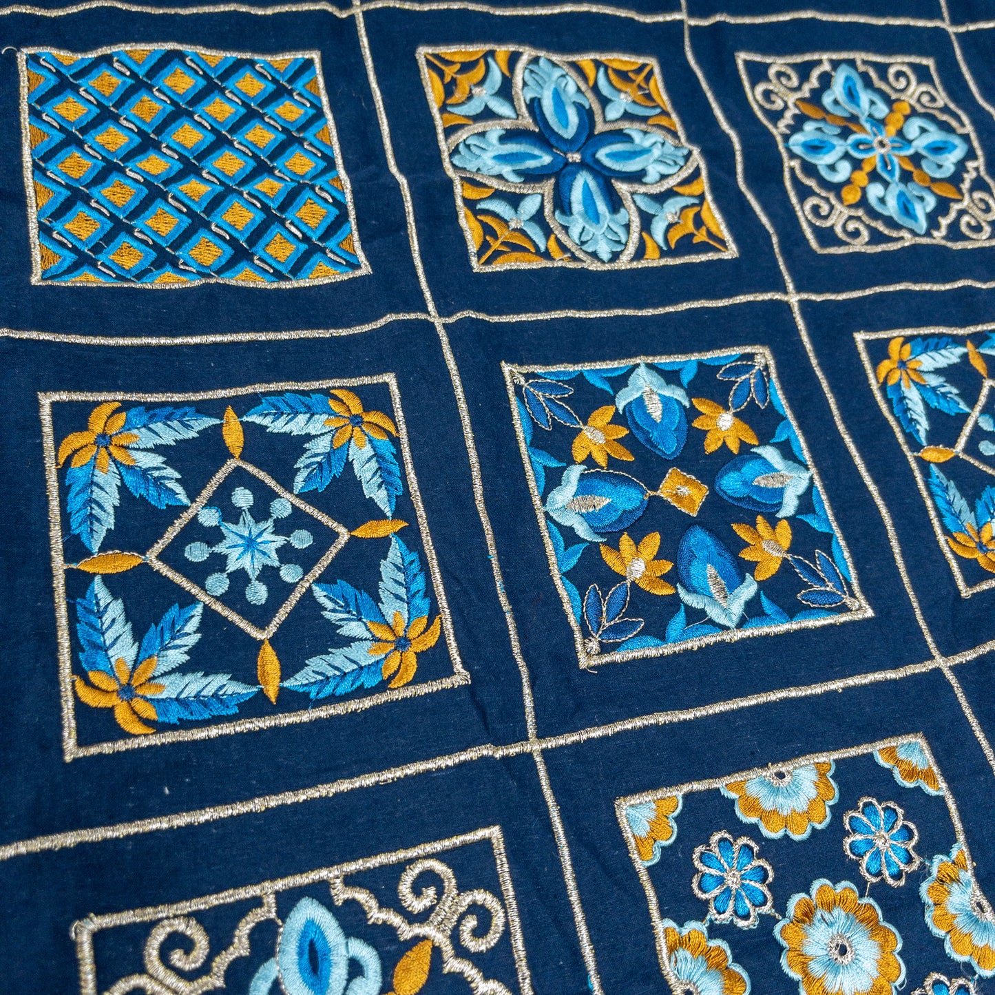 India | plaid embroidered fabric 方格紋刺繡布 | cotton 純棉