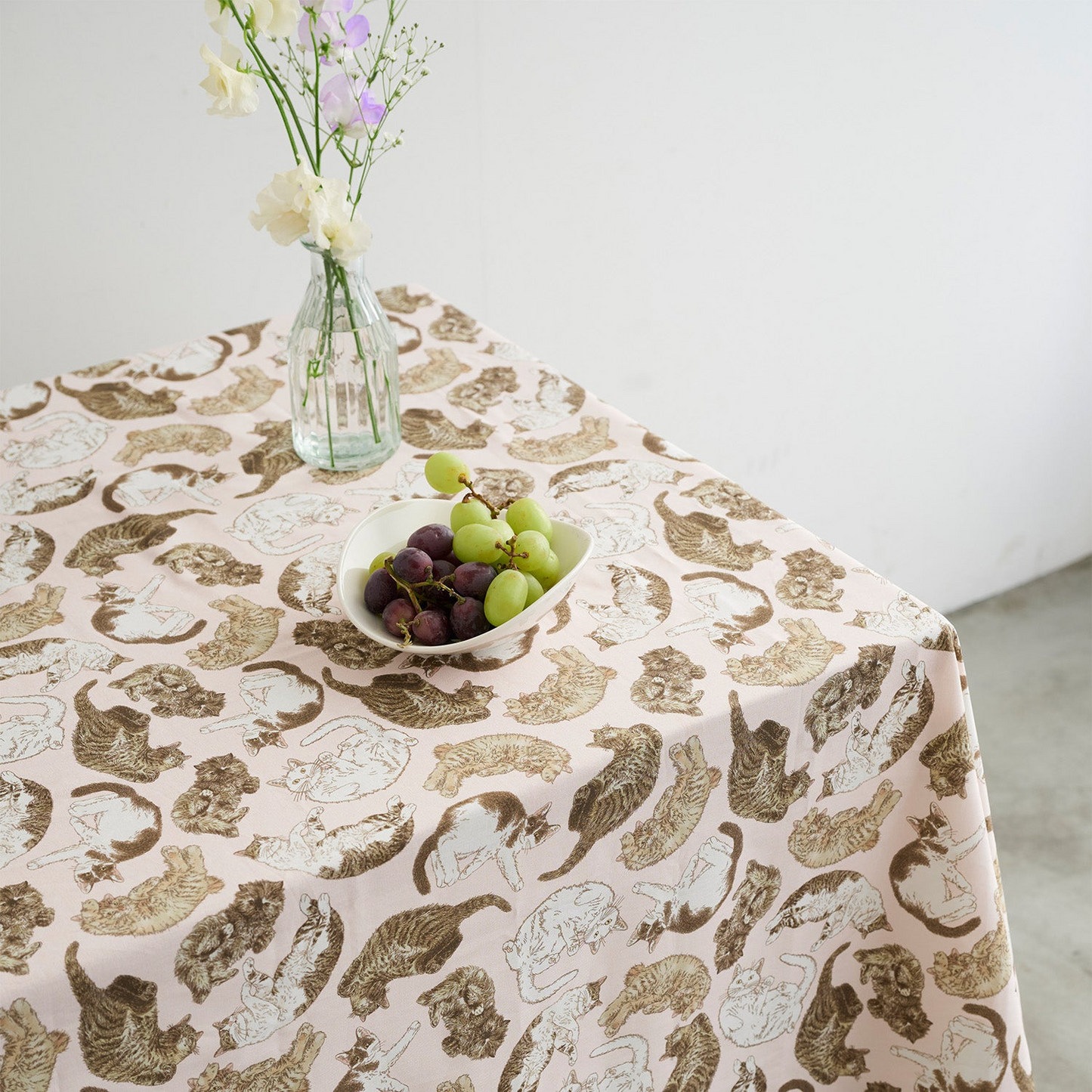 Japan | 365 cat. art cats everywhere 到處都是貓貓 | cotton printed sheeting 純棉