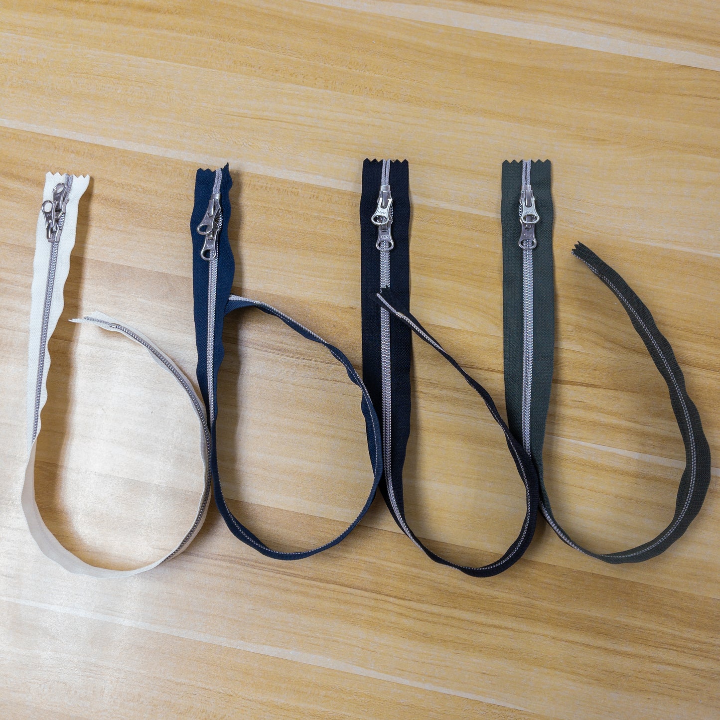 YKK Metallion Sliver Coil Nylon close end double slide zipper 50cm 4 colors YKK銀色尼龍密尾雙頭拉鍊 50cm 4色