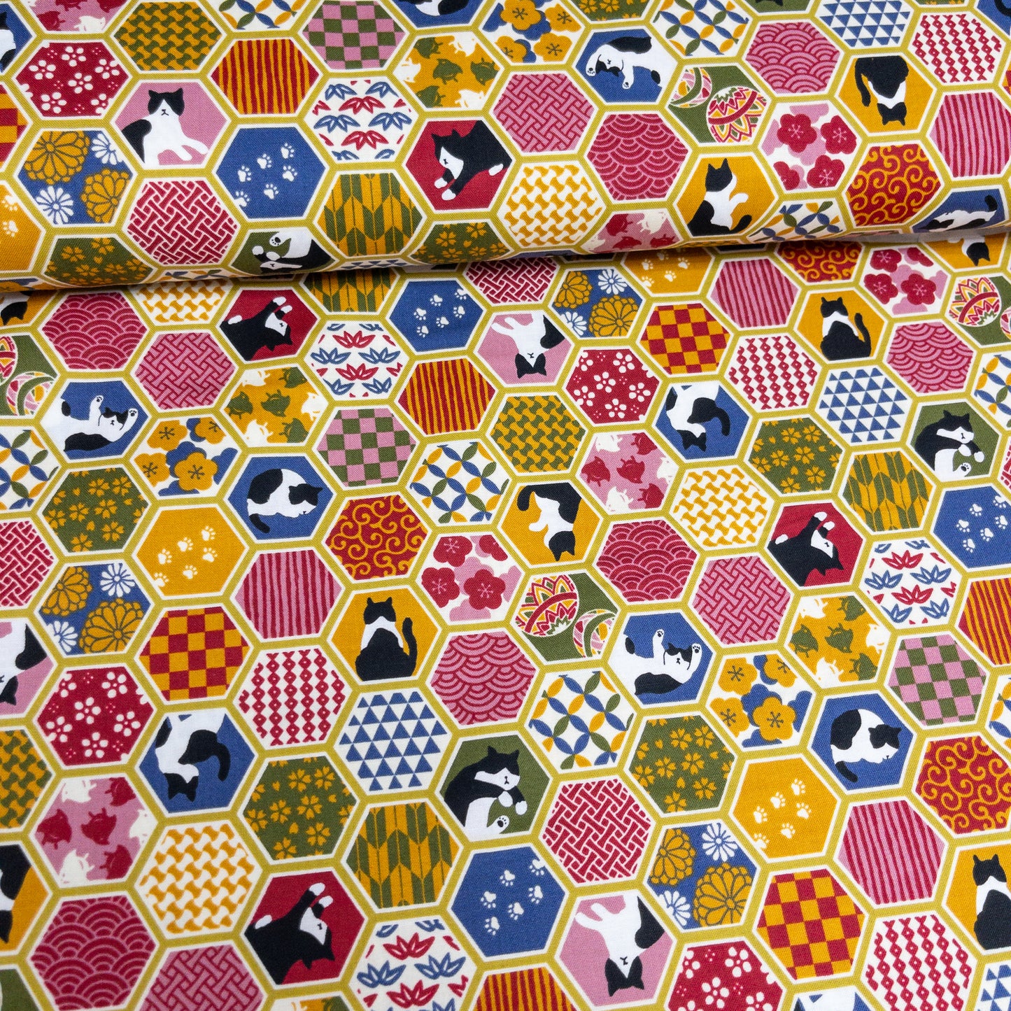 Japan | japanese cats 和風鑽紋貓貓 | cotton printed sheeting 純棉