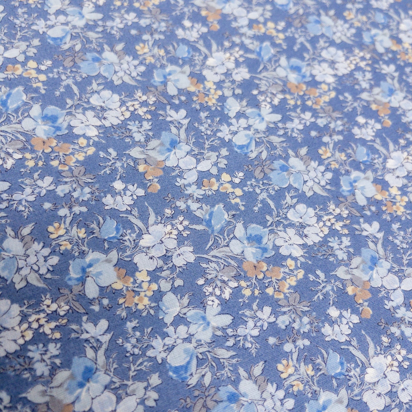 Japan | mignon flower 曼陀羅碎花 | cotton printed lawn 60s 60支薄棉