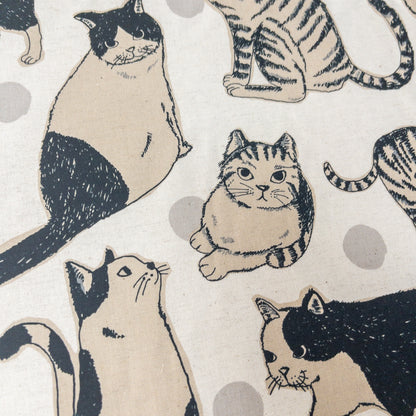 Kobayashi | Nordic Polka Dot Cat 波點大貓 | cotton linen 棉麻