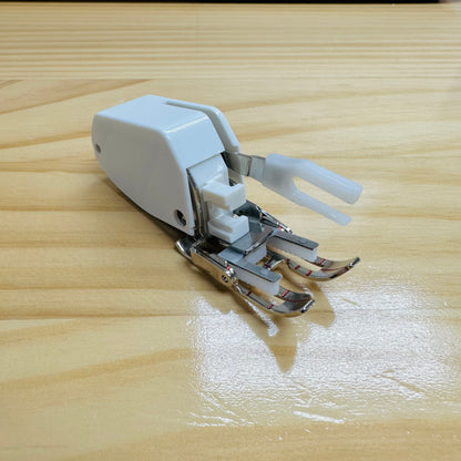 Taiwan | 7mm walking foot 前開口7mm 均勻送布靴 壓腳 (用於車縫夾棉、厚布、絨毛、彈性布等)