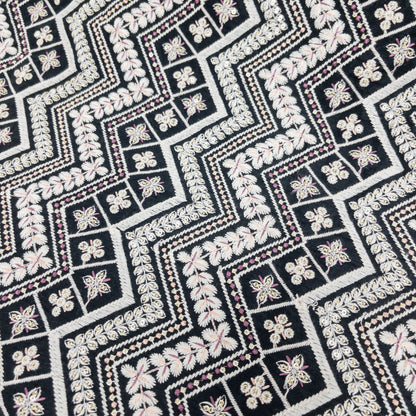 India | ethnic embroidered fabric 民族風刺繡布