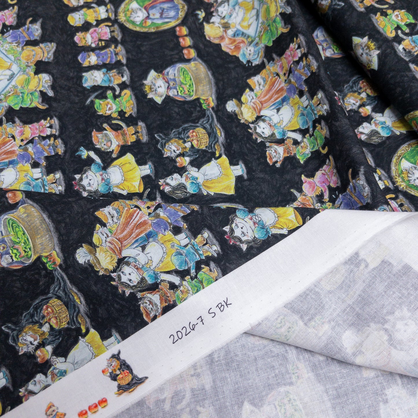 Japan | 『Hoyoka』Snow White Cats 白雪貓貓 | cotton printed sheeting 純棉