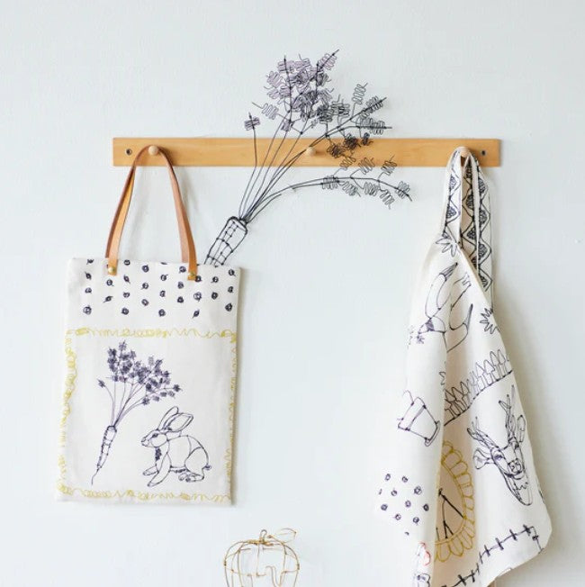 ＋HAyU fabric | ANIMALS | cotton linen printed canvas 棉麻 (110x98cm)