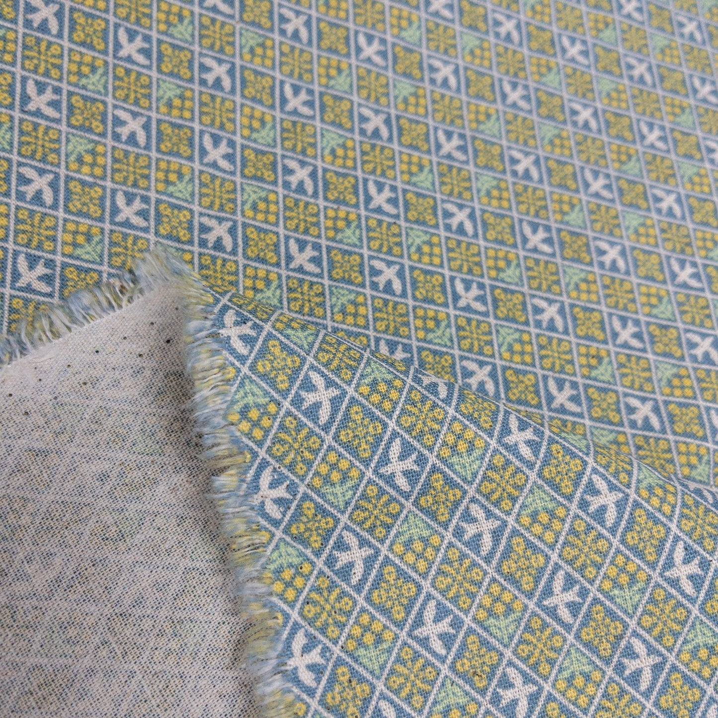 Japan | Bird checkerboard 格紋千鳥 | cotton printed linen canvas 棉麻