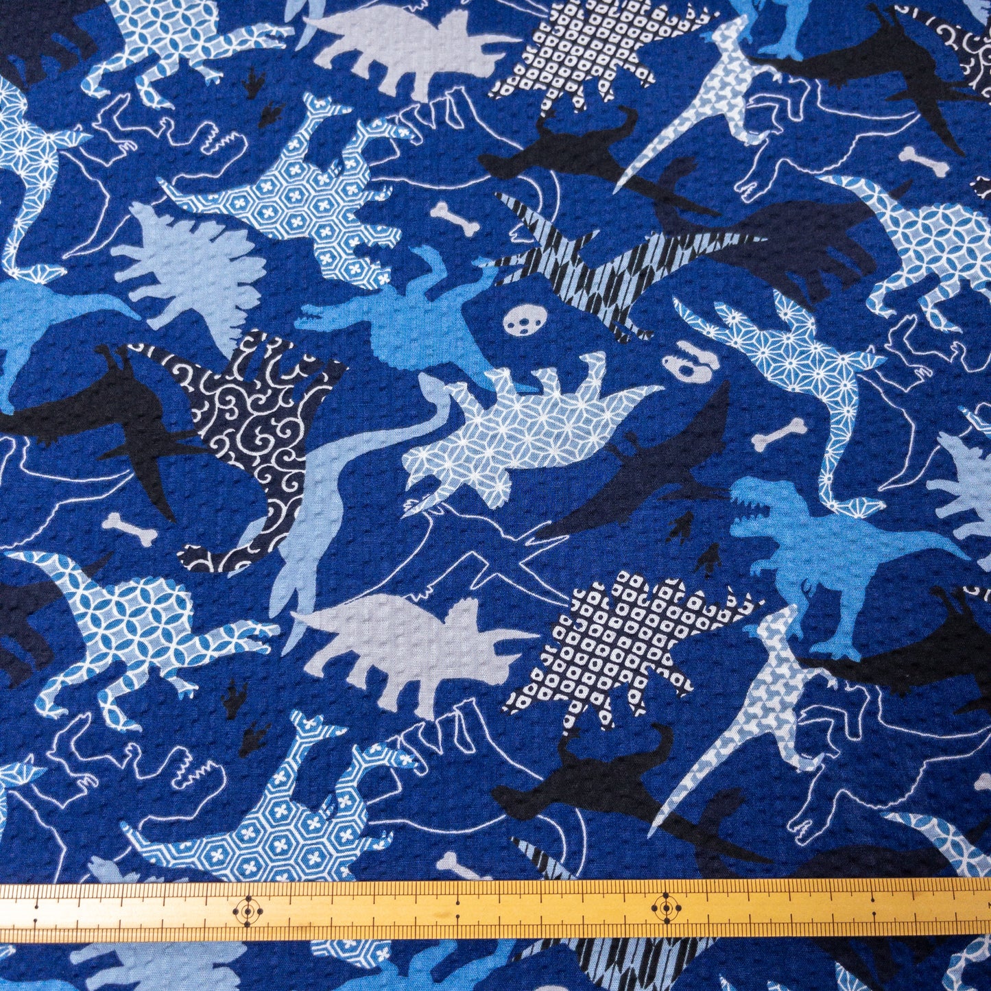 Japan | japanese dinosaurs 和風紋恐龍 | cotton seer sucker 泡泡棉浴衣布