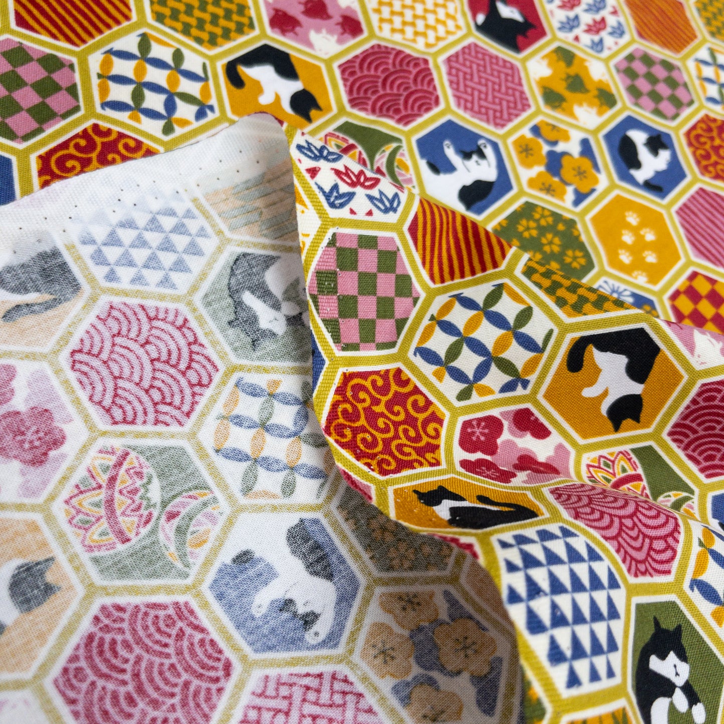 Japan | japanese cats 和風鑽紋貓貓 | cotton printed sheeting 純棉
