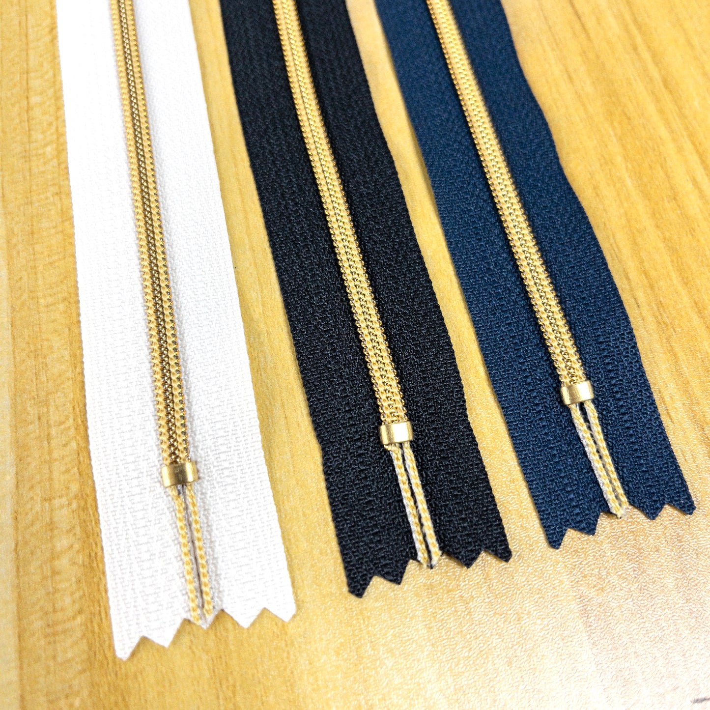 YKK Metallion Gold Coil Nylon close end zipper 20cm 3 colors YKK 金色尼龍密尾拉鍊 20cm 3色 - metal ball zipper head 金屬珠鏈頭