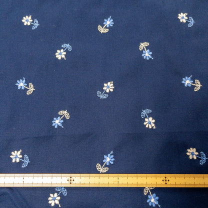 Japan | blue little flower 藍白花束刺繡 | cotton 純棉
