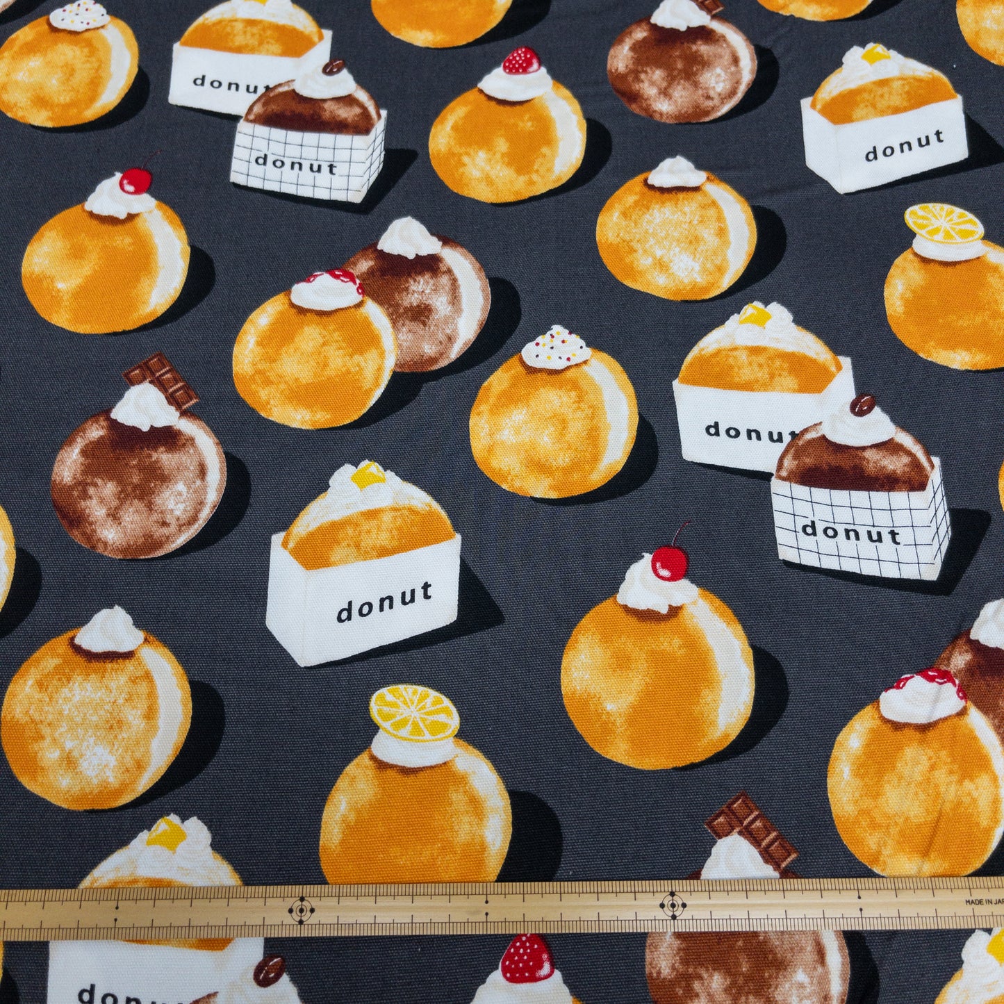 Japan | Boston cream donuts 波士頓冬甩 | cotton printed oxford 純棉