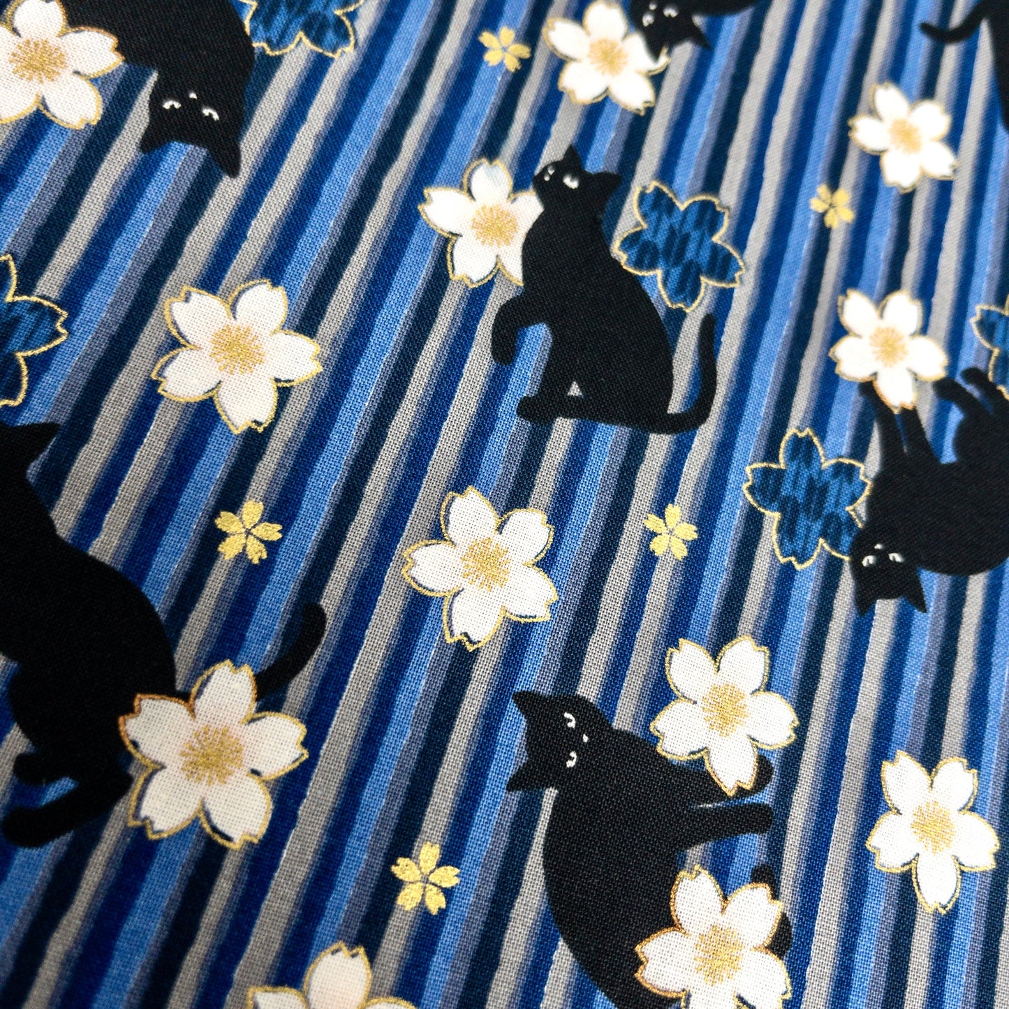 Quilt Gate | bronzing sakura stripe black cats 燙金櫻花間條黑貓 | cotton printed sheeting 純棉