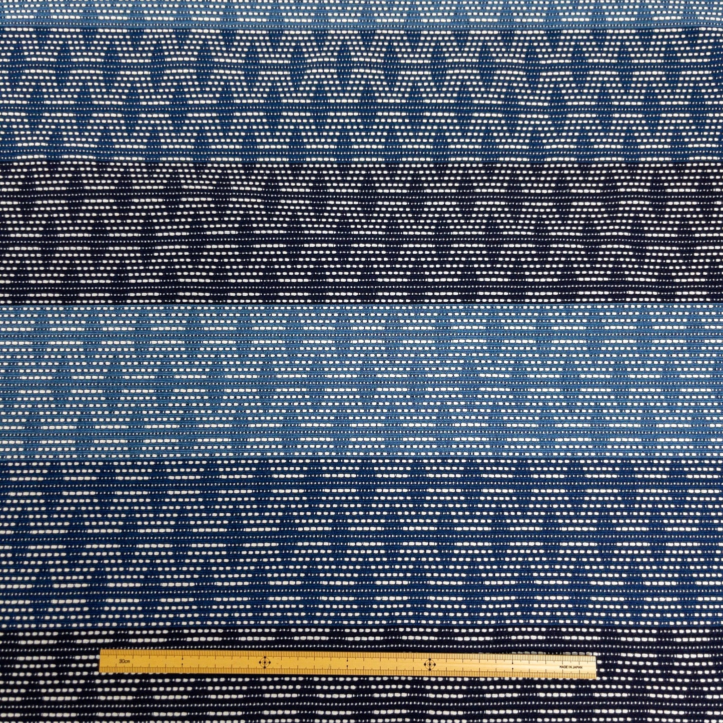 Japan | Indigo Katsuo Sashiko zigzag | Sashiko-ori 刺子織