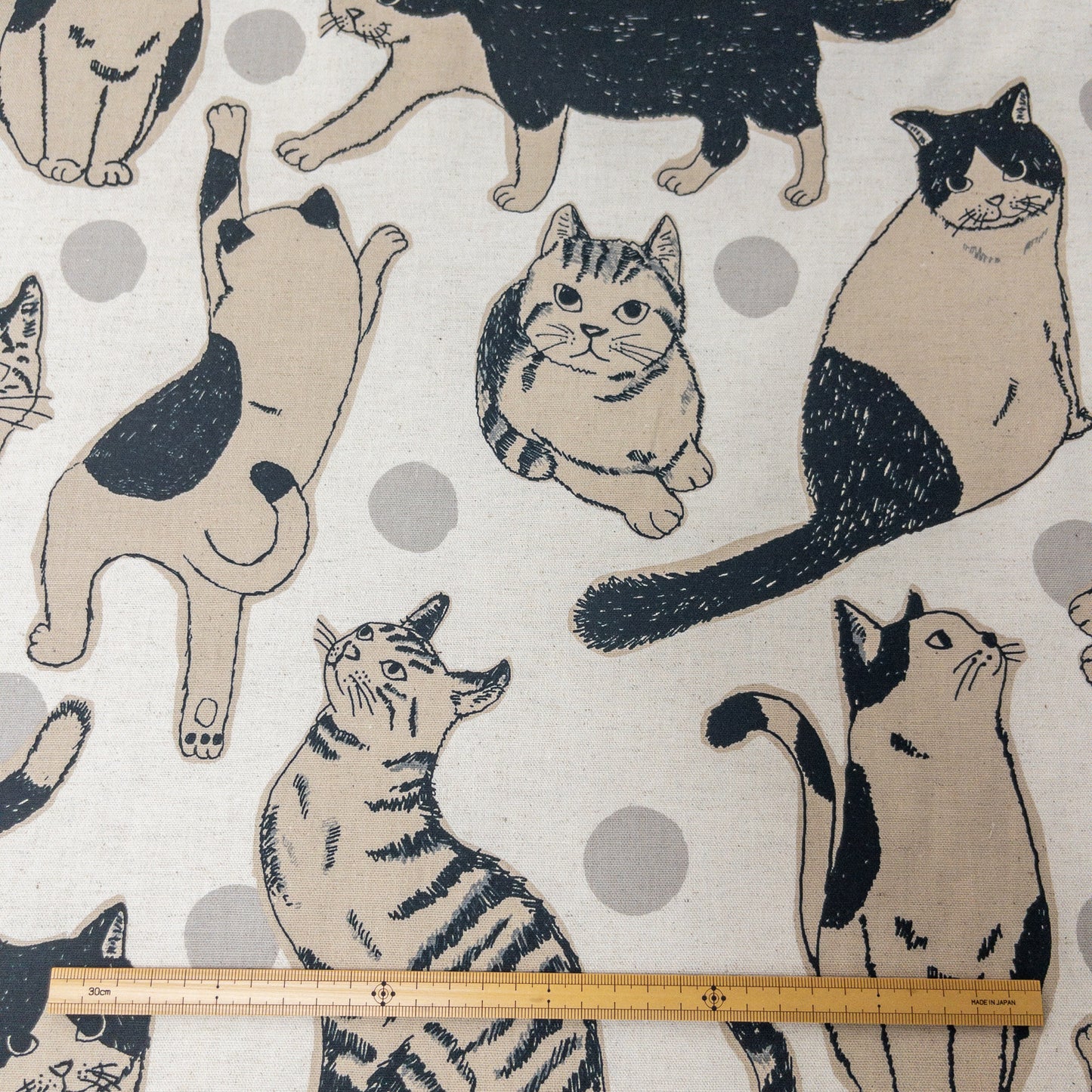 Kobayashi | Nordic Polka Dot Cat 波點大貓 | cotton linen 棉麻