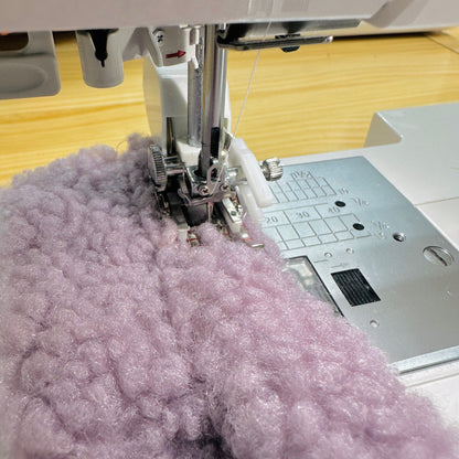 Taiwan | 7mm walking foot 前開口7mm 均勻送布靴 壓腳 (用於車縫夾棉、厚布、絨毛、彈性布等)