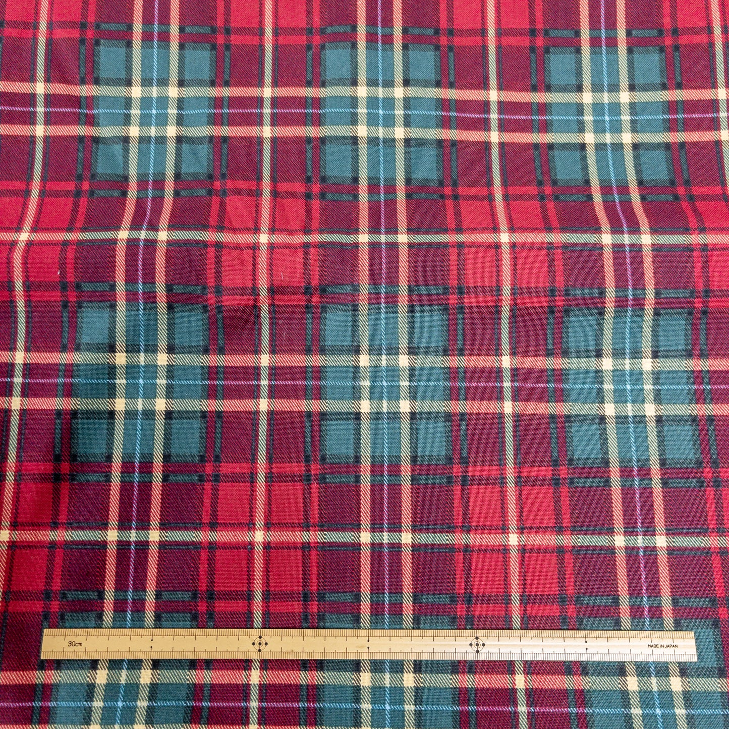 Korea | simple checkered pattern 聖誕 紅綠簡單線條格仔 格子 方格圖案 | cotton printed oxford 純棉