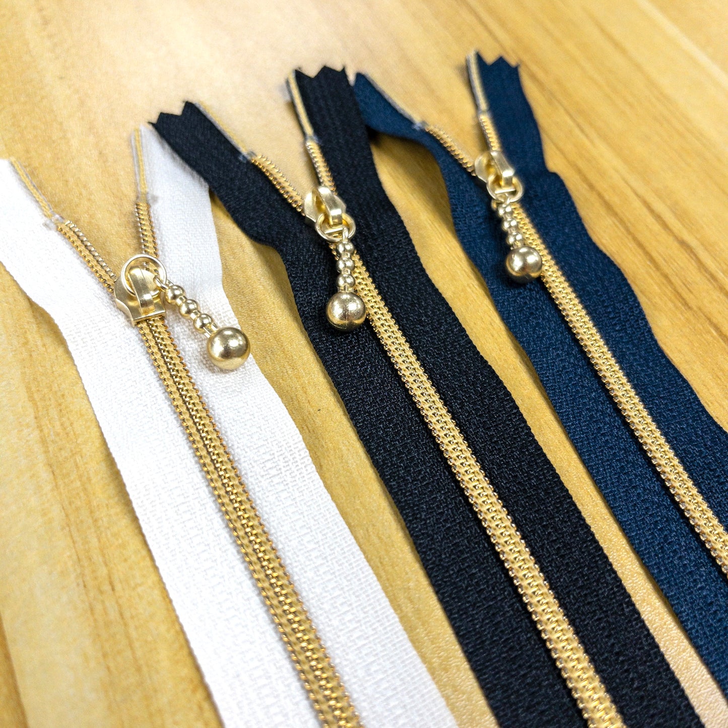YKK Metallion Gold Coil Nylon close end zipper 20cm 3 colors YKK 金色尼龍密尾拉鍊 20cm 3色 - metal ball zipper head 金屬珠鏈頭