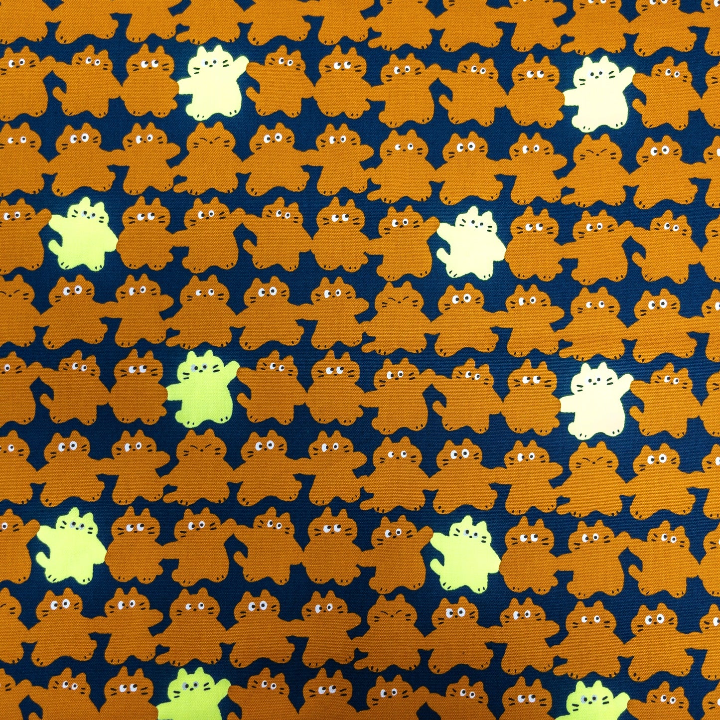 Japan | calico cat hand in hand 貓貓手拉手 | cotton printed oxford 純棉