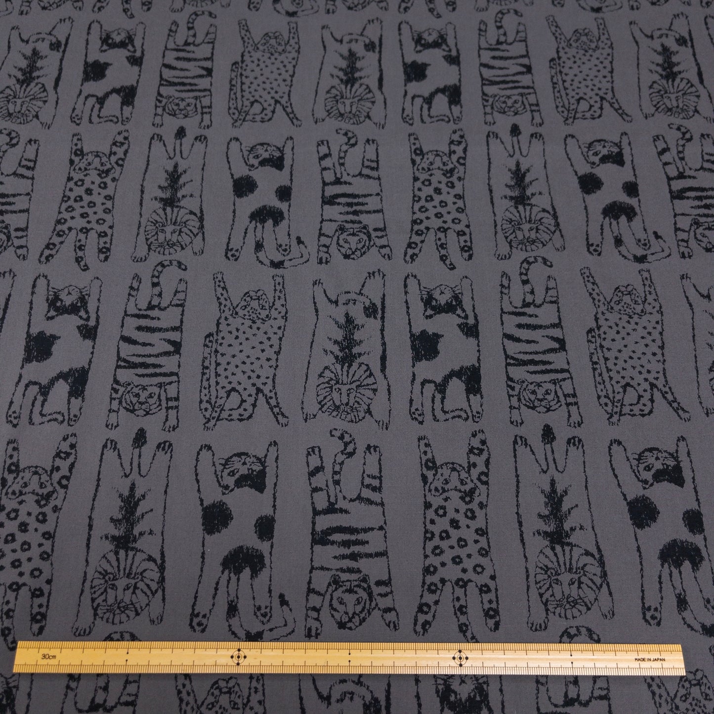 Japan | lying animals 趴趴動物 | cotton printed 40s 純棉