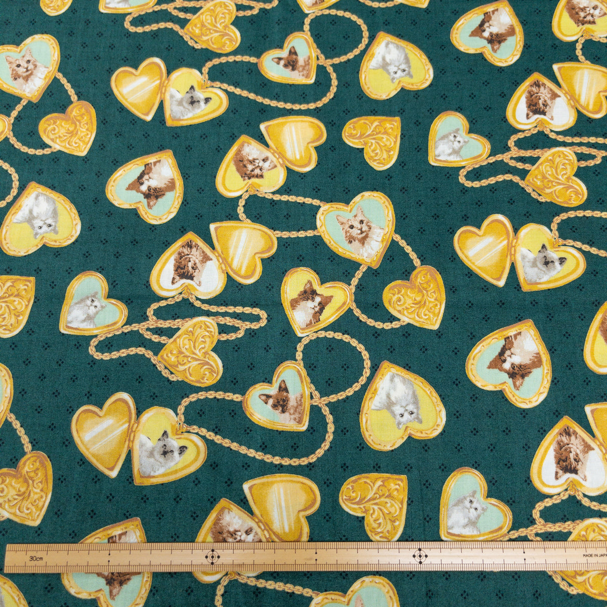 Japan | 心形貓貓吊飾 | cotton printed sheeting 純棉