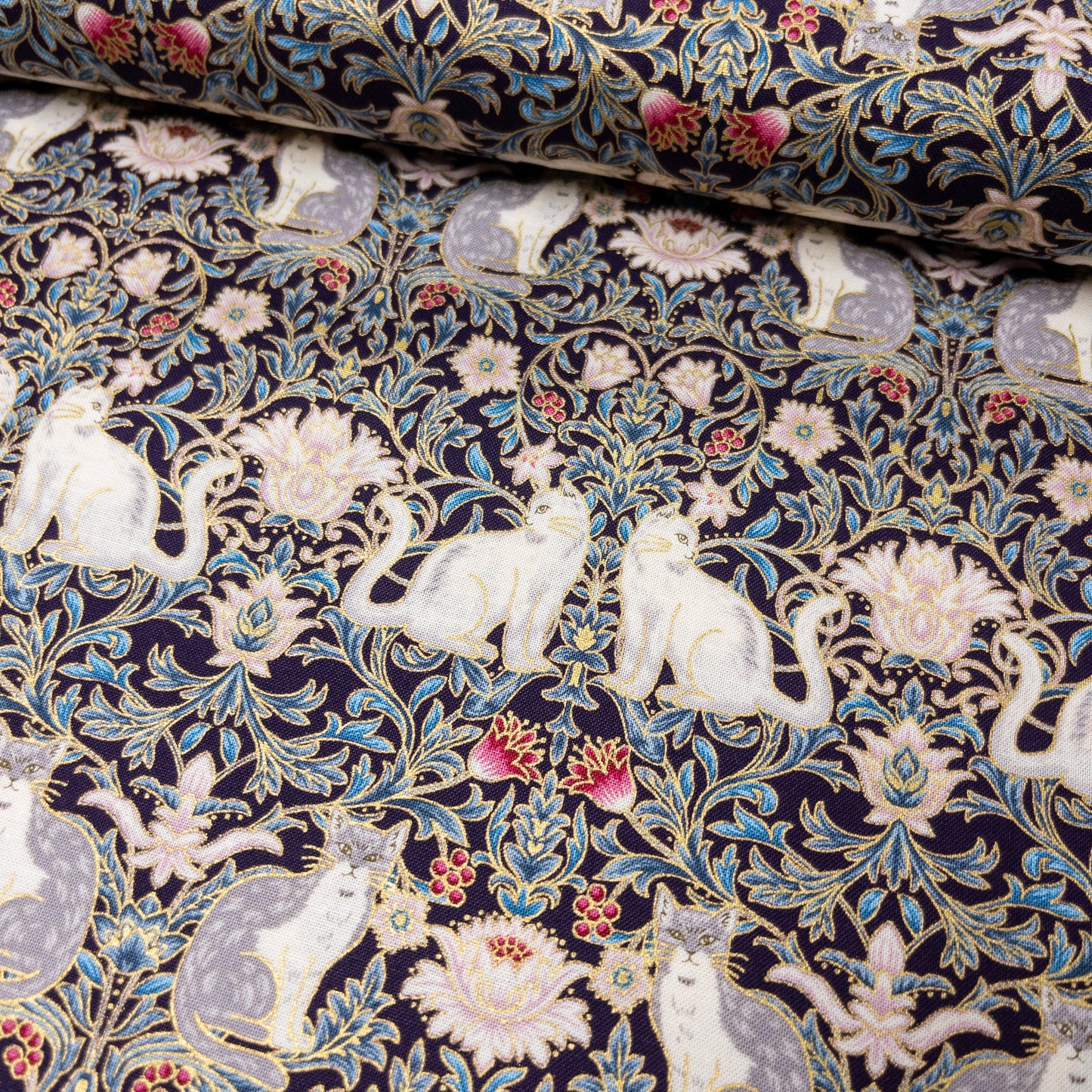 Quilt Gate | Cat relief pattern 貓貓浮雕圖案 | cotton printed sheeting 純棉