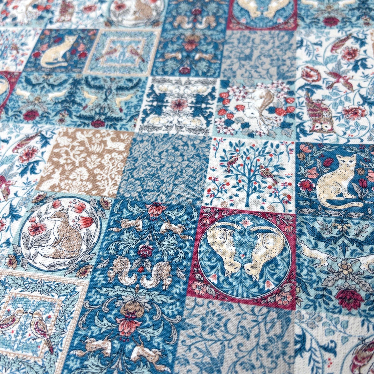 Japan | artistic style animals cat 歐洲動物拼磚 貓貓 | cotton printed sheeting 純棉