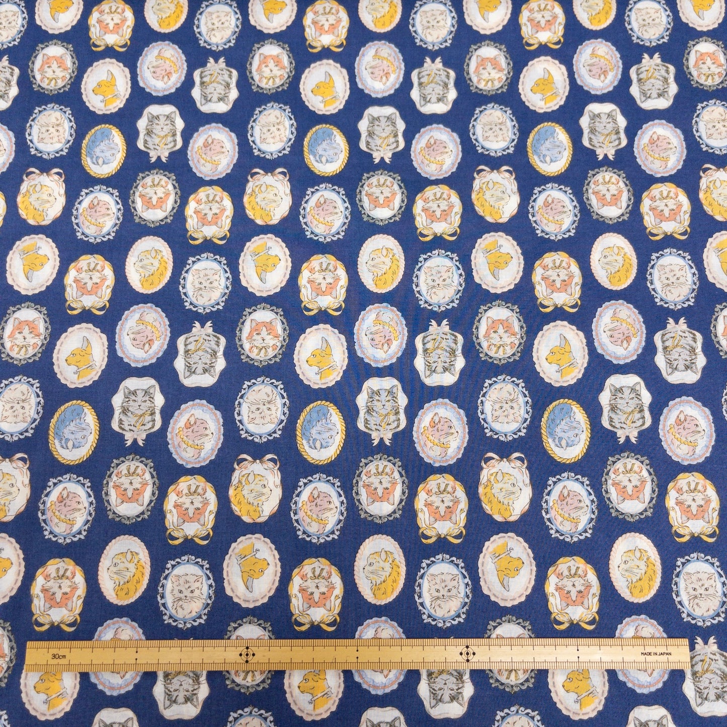 Japan | mirror cat 貓貓鏡子 | cotton printed 60s 純棉