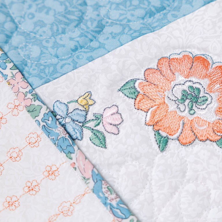預購! 限量 瑞士BERNINA x Liberty B580 特別版高階電腦縫紉刺繡機 (轉數快/銀行轉帳/現金優惠價$39800)