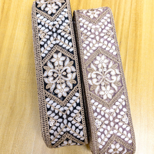 embroidery webbing 刺繡帶 | white floral trim golden thread 金線裝飾小花朵 5.7cm