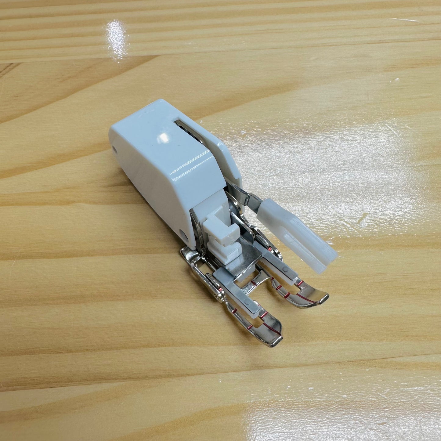 Taiwan | 7mm walking foot 前開口7mm 均勻送布靴 壓腳 (用於車縫夾棉、厚布、絨毛、彈性布等)