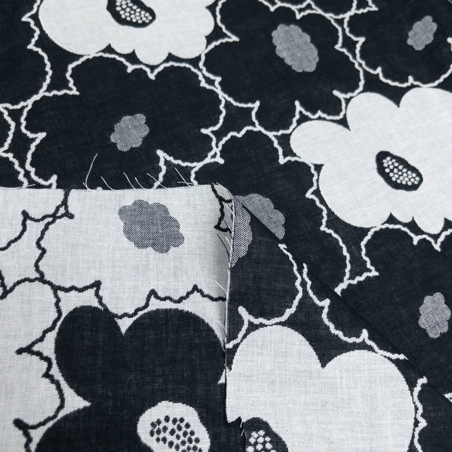 Kobayashi | Nordic floral 北歐拼色線條花 | cotton double weave jacquard 純棉雙面提花