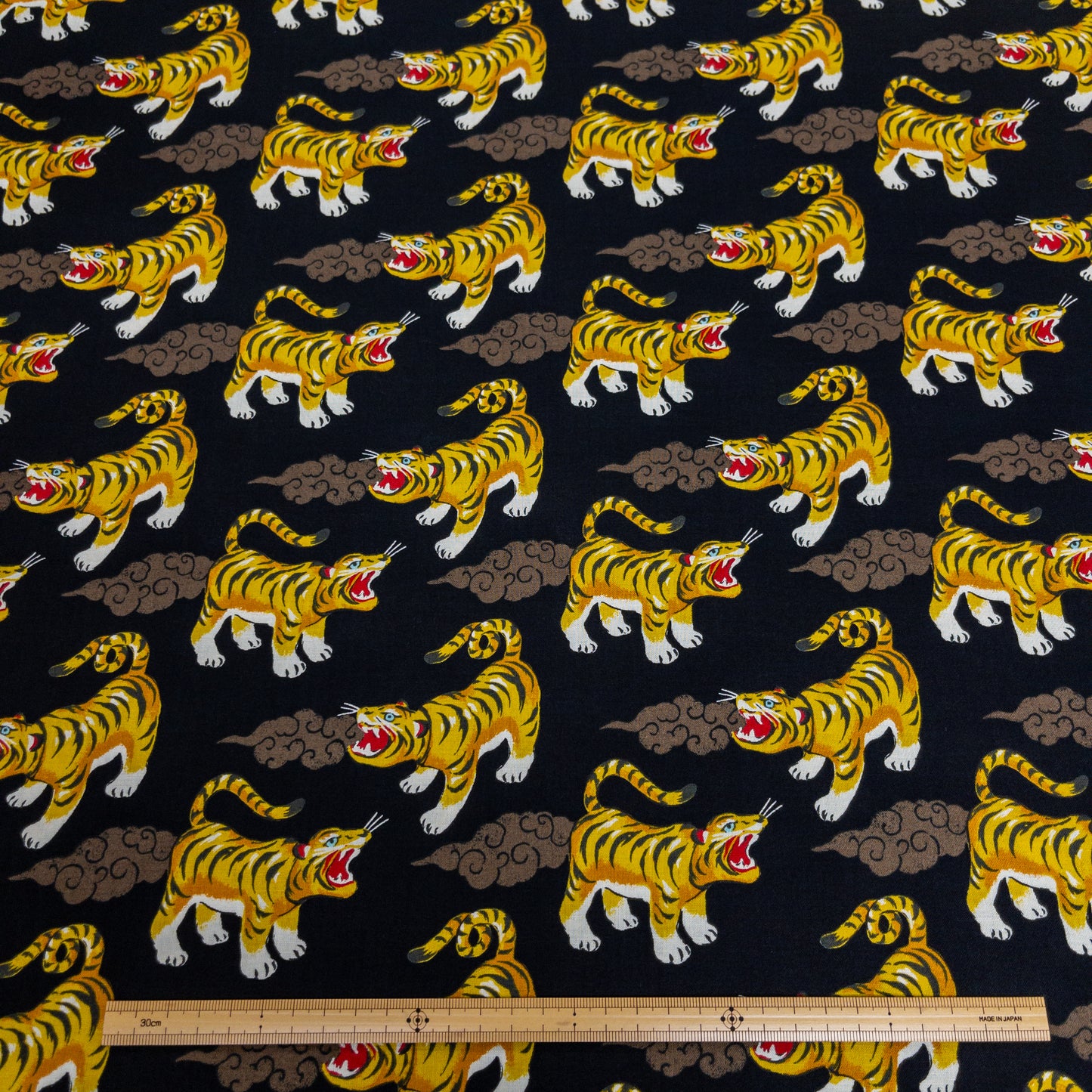 Japan | Japanese tiger 和風老虎 | cotton printed shirting 純棉