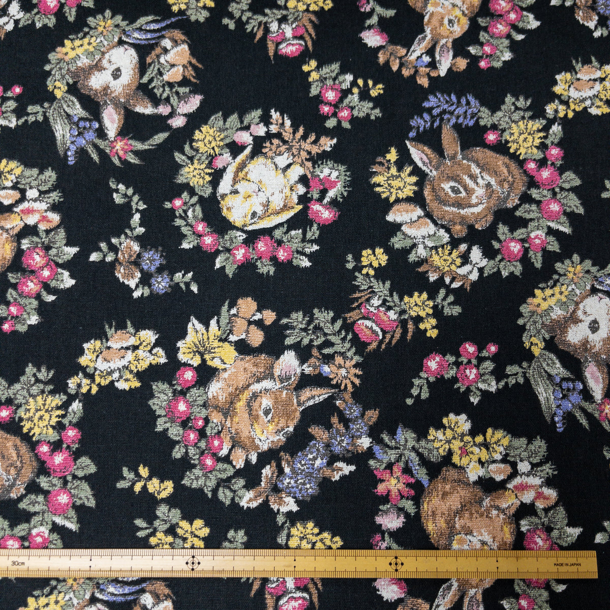 Japan | bunny will flowers 兔子花環 | cotton linen printedcanvas 棉麻