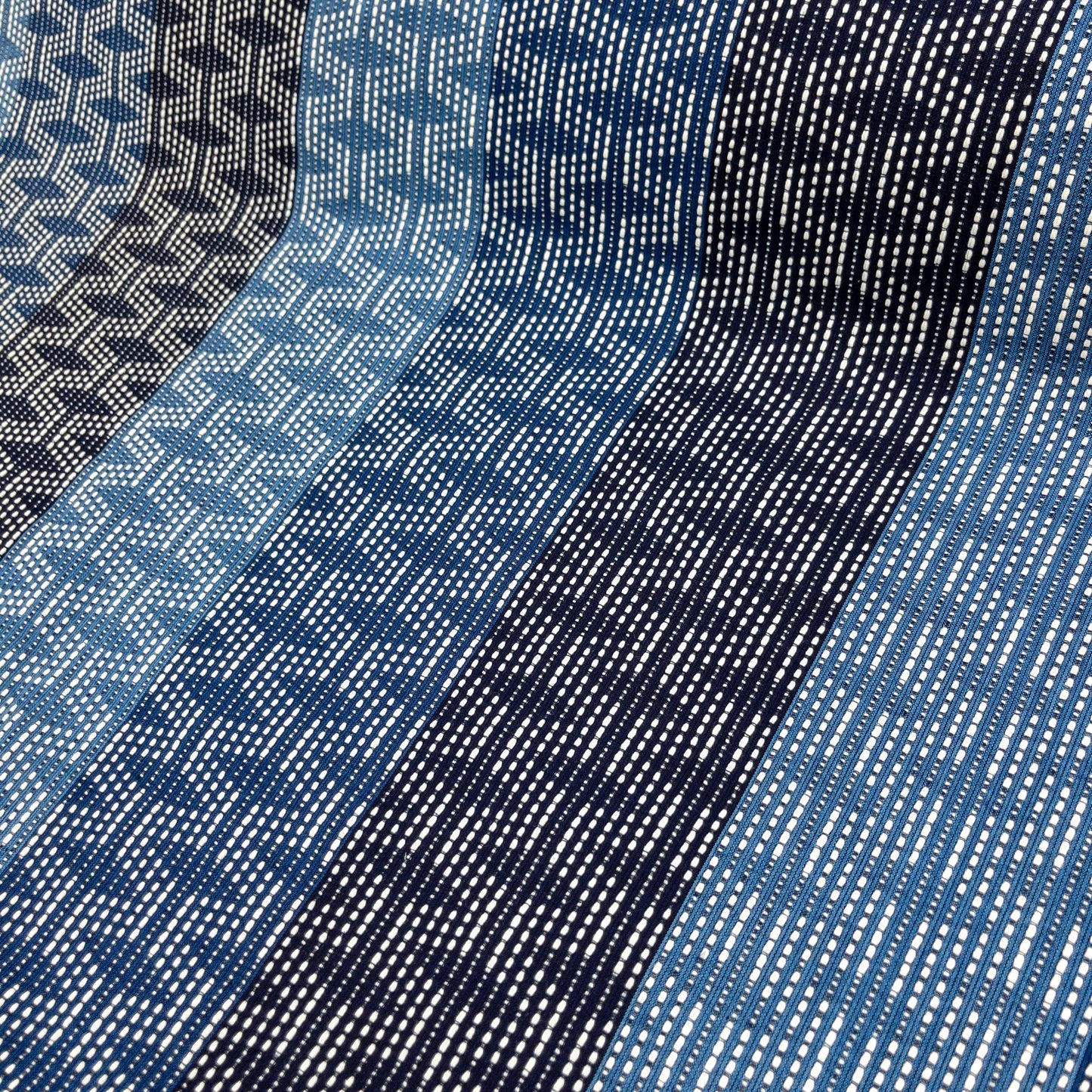 Japan | Indigo Katsuo Sashiko zigzag | Sashiko-ori 刺子織