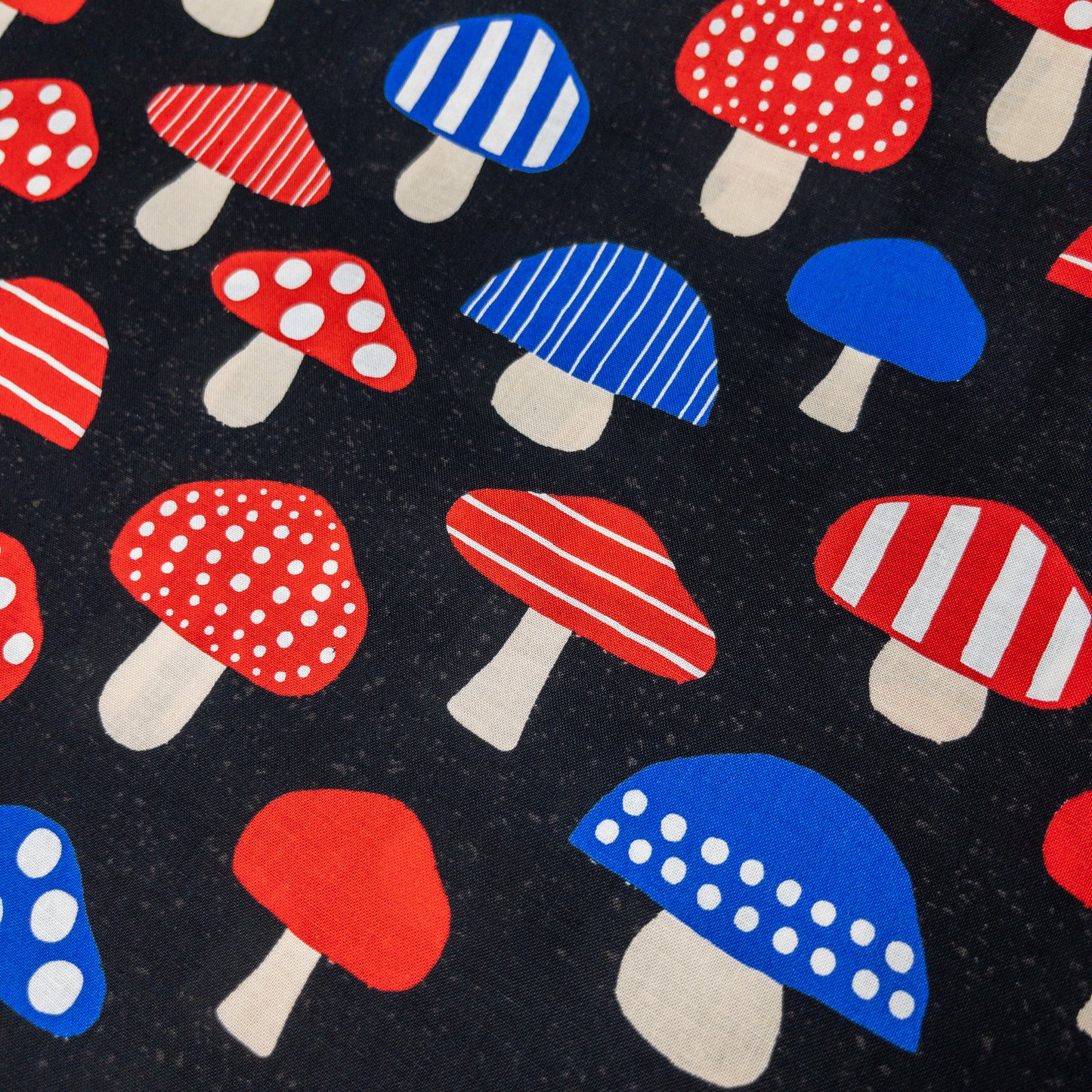Japan | cute mushroom 蘑菇圖案 | cotton printed shirting 純棉