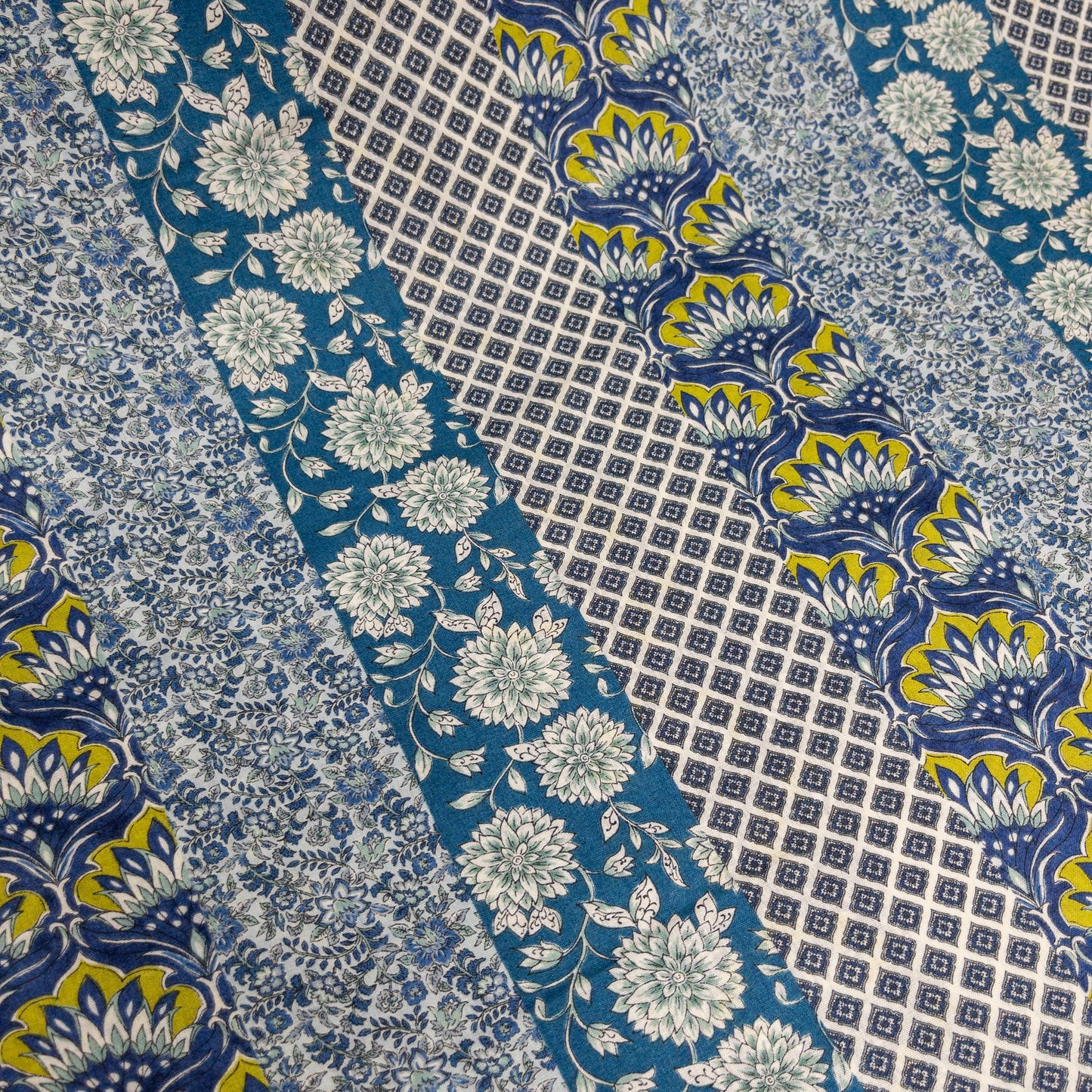 Japan | flowers 直條花紋拼圖 | cotton printed cloth 純棉