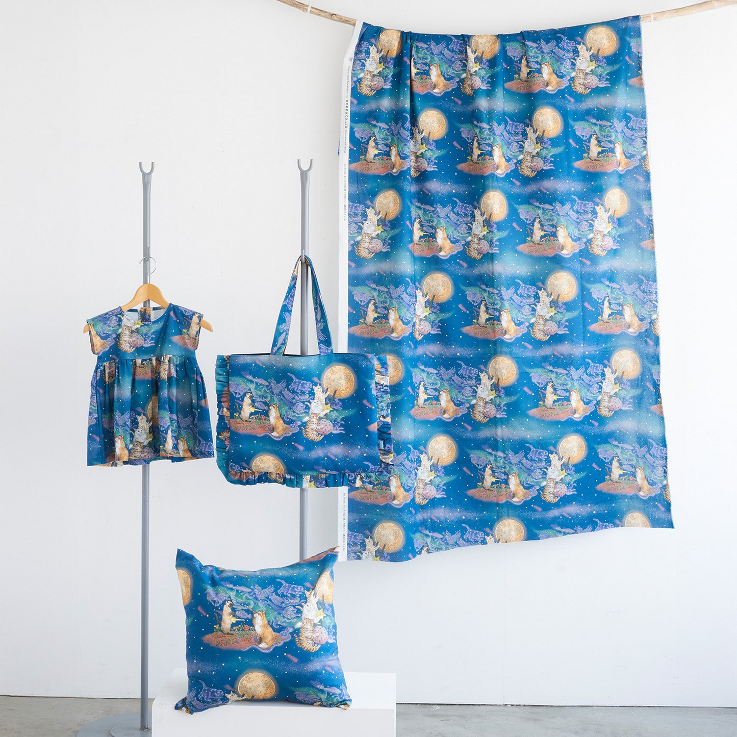 Japan | 365 cat. art Cats in the Moonlight 月光下的童話世界貓貓 | cotton printed sheeting 純棉