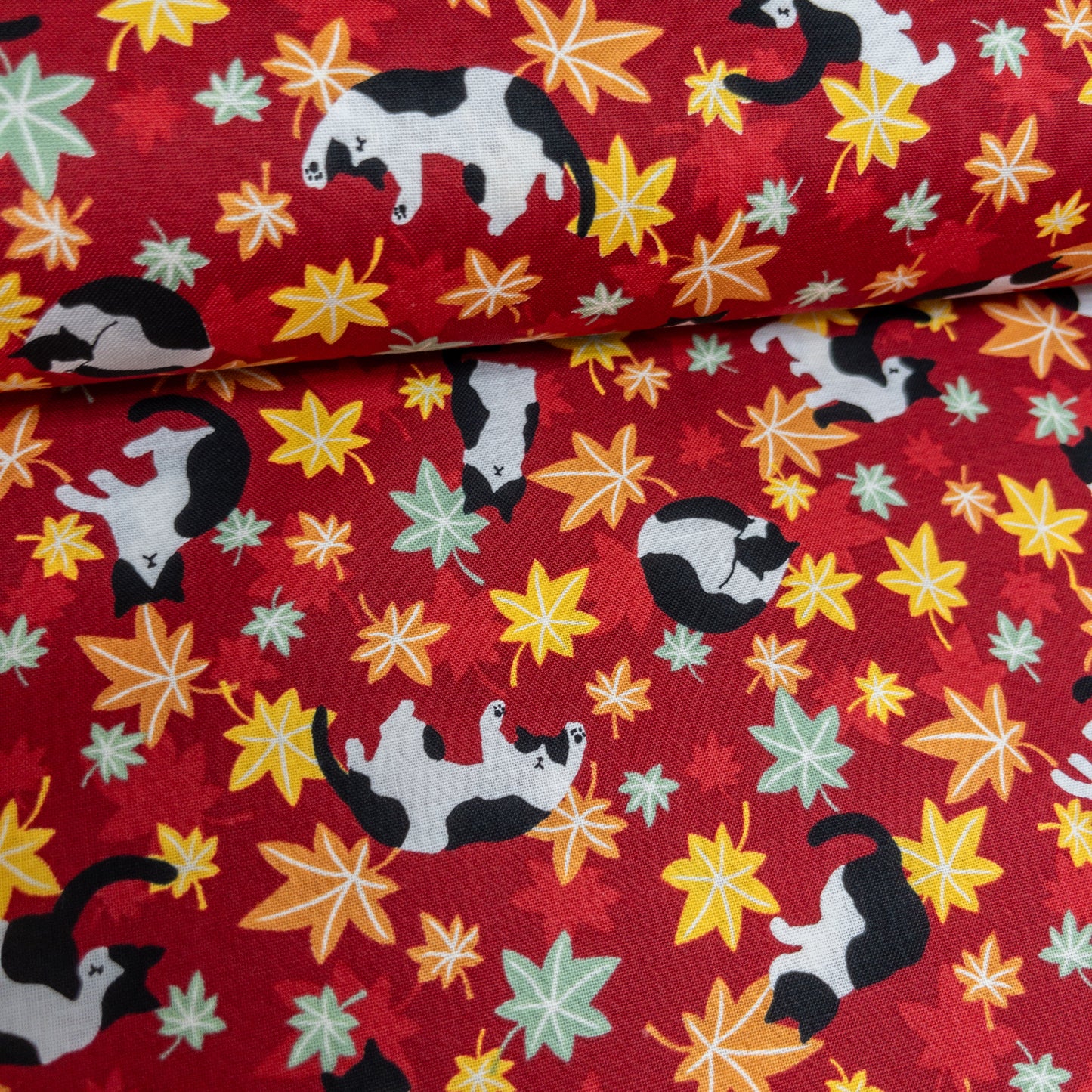 Japan | japanese maple leaf & cats 和風楓葉貓貓 | cotton printed sheeting 純棉