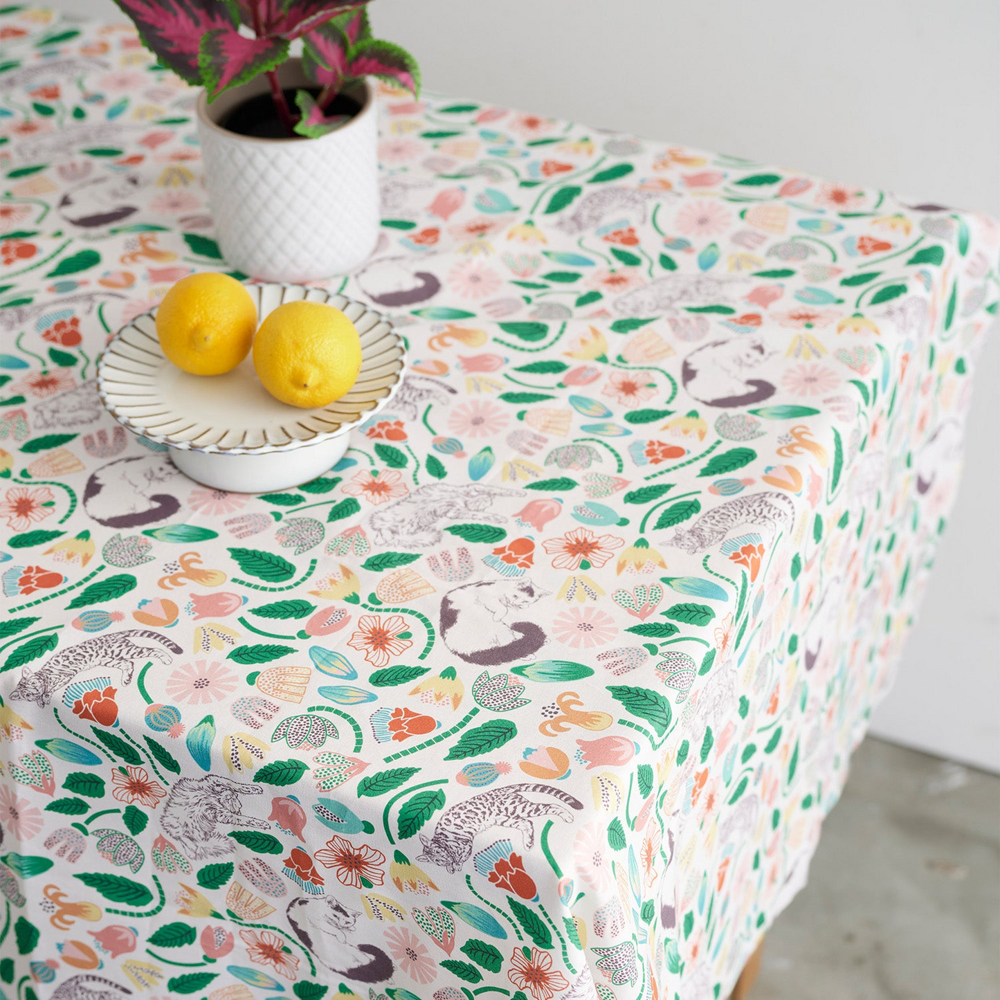 Japan | 365 cat. art cats cats garden 貓貓庭園 | cotton printed sheeting 純棉